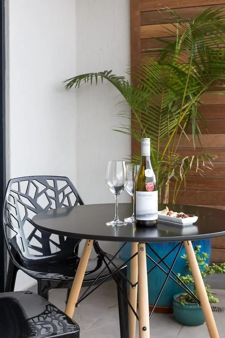Tranquil, Spacious, Quiet Trendy With A View Città del Capo