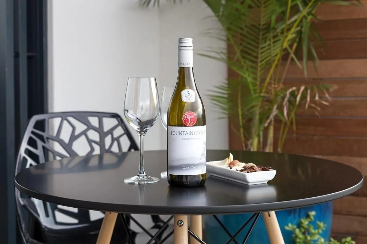 Tranquil, Spacious, Quiet Trendy With A View Le Cap Appartement