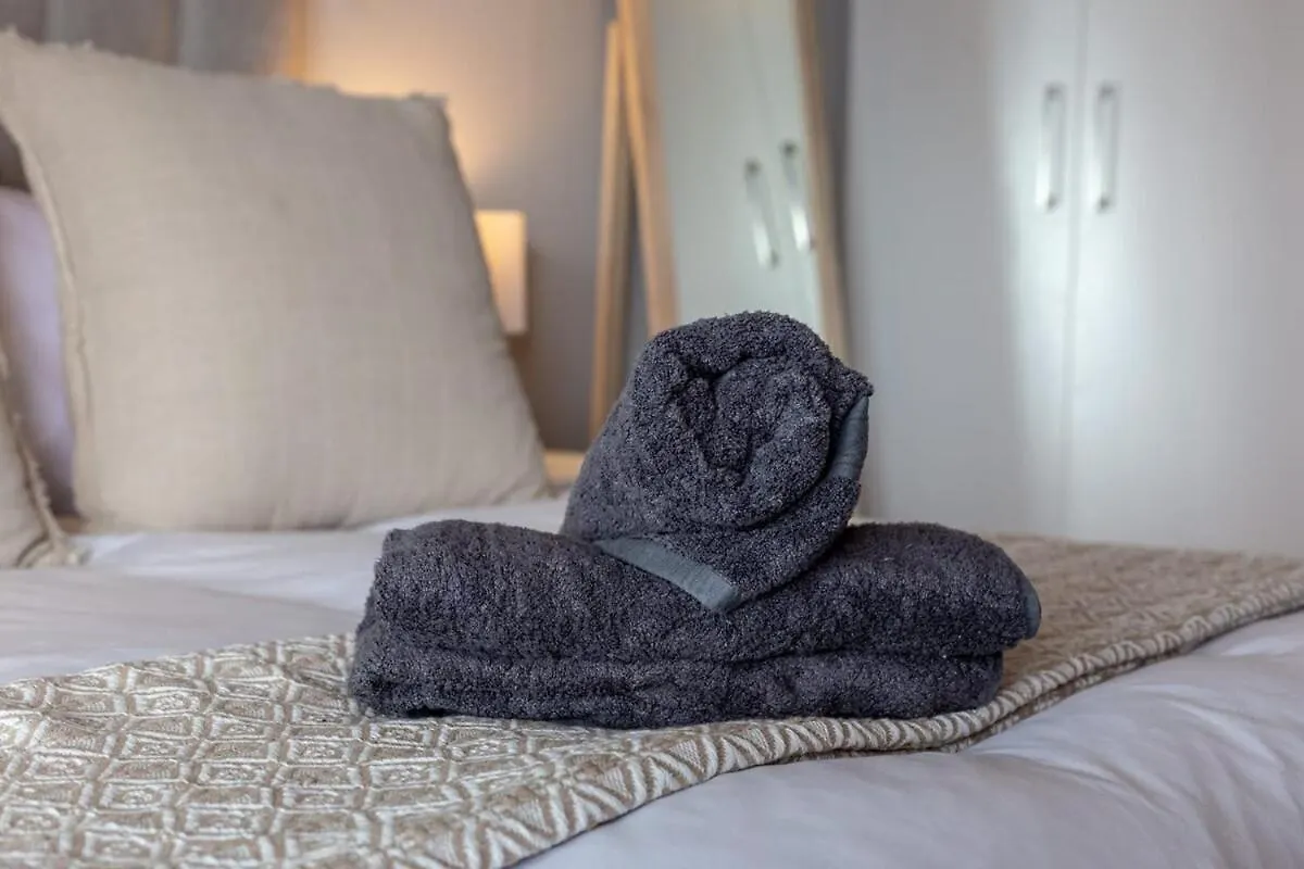 Tranquil, Spacious, Quiet Trendy With A View Le Cap 0*,