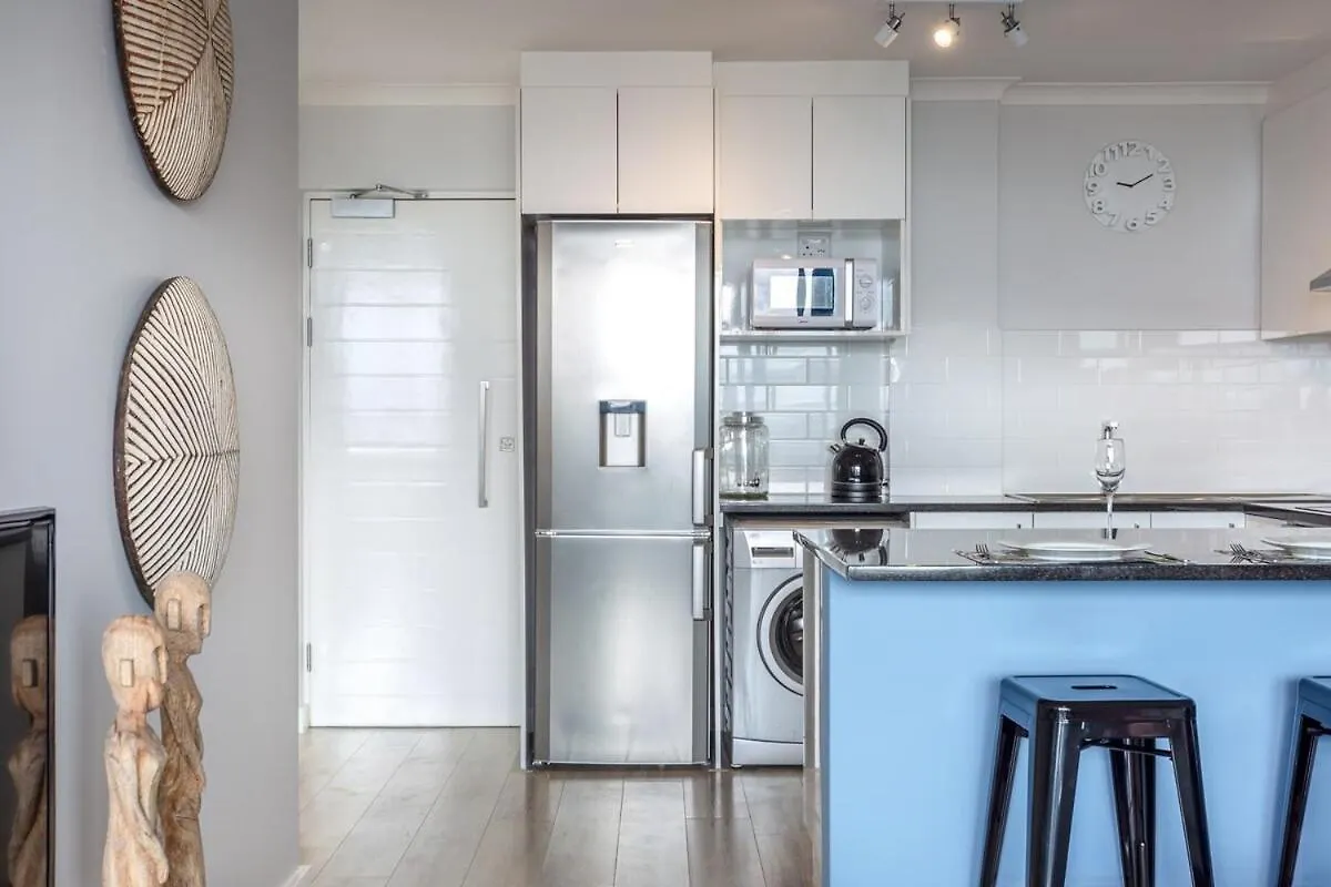 Tranquil, Spacious, Quiet Trendy With A View Le Cap