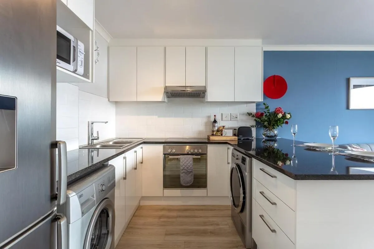 Tranquil, Spacious, Quiet Trendy With A View Le Cap